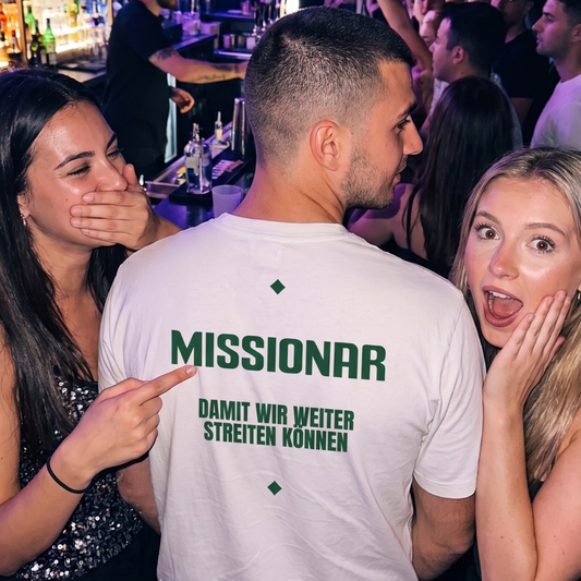 Missionar damit wir weiter streiten können T-Shirt