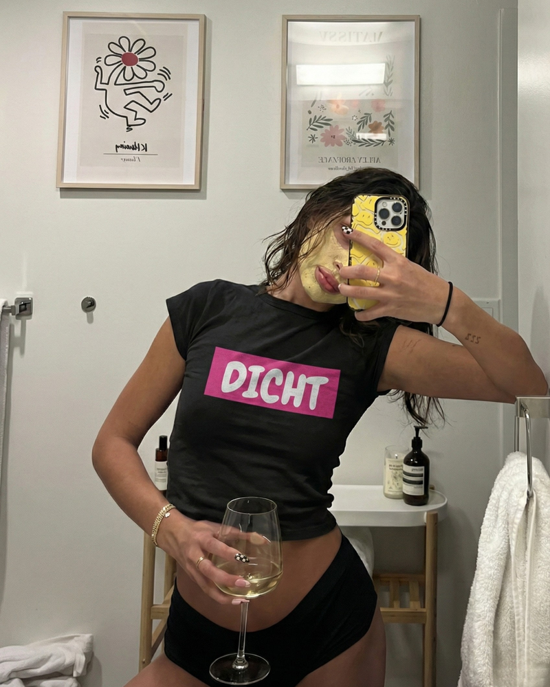 <p><strong>Cropped Tops</strong></p>